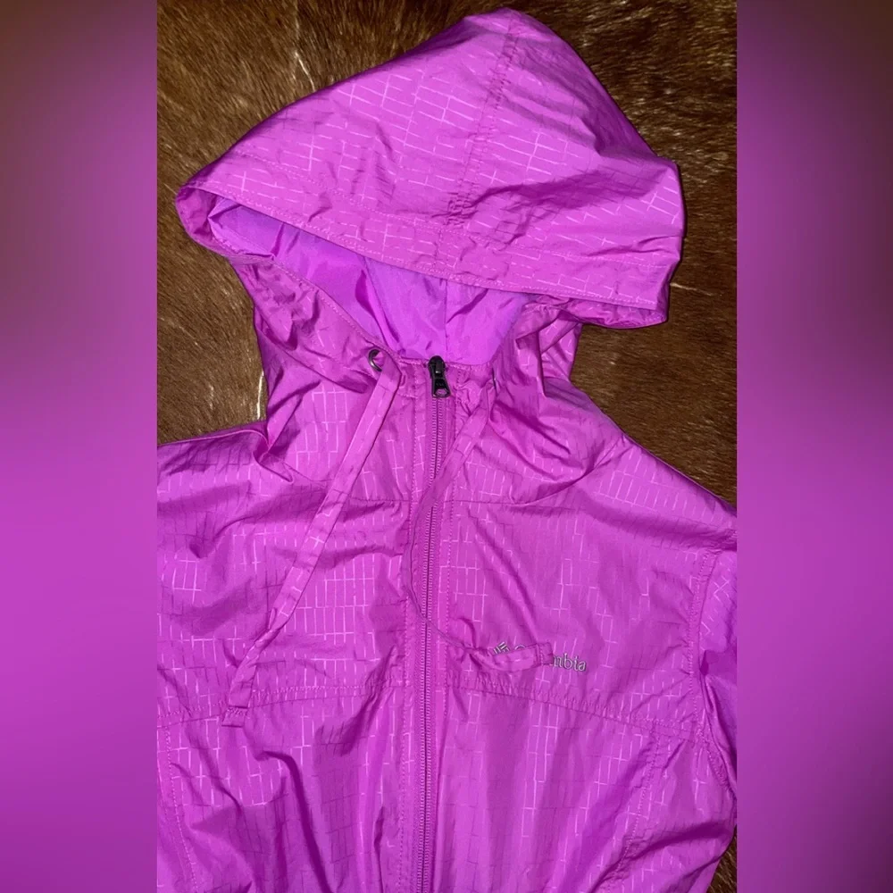 Columbia Women’s Hooded Windbreaker Jacket - Picture 2 of 12